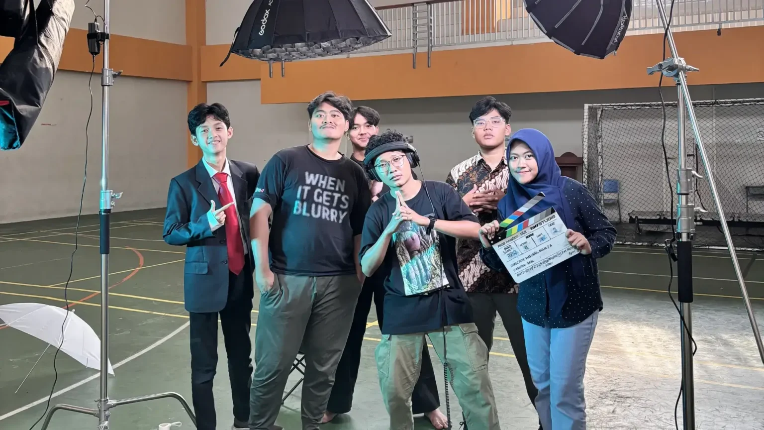 Kolaborasi konten edukasi berkesan tim produksi video Erklika Video Producer Penerbit Erlangga